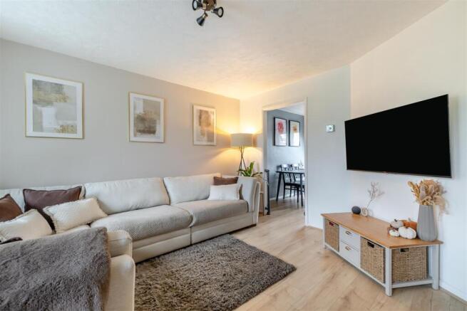 8666837-interior01.jpg