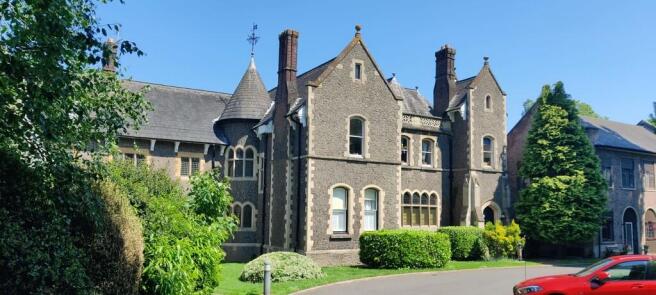 14 Stoneleigh Man...