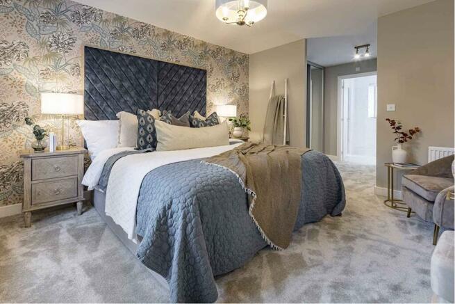 King-size bedroom with dressing area and en suite