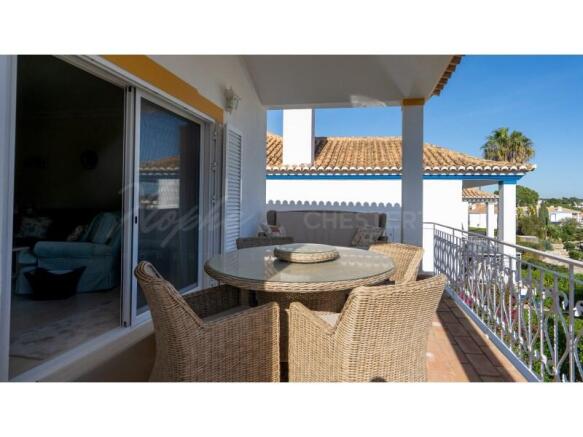 Encosta do Lago 2 Bed Apartment For Sale (20)