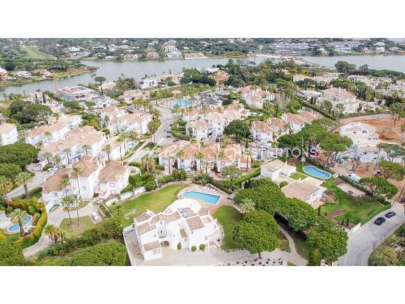 Encosta do Lago 2 Bed Apartment For Sale (17)