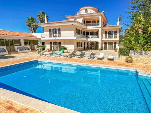 Vale Formoso 10 Bed Traditional Villa For Sale In Almancil (14)