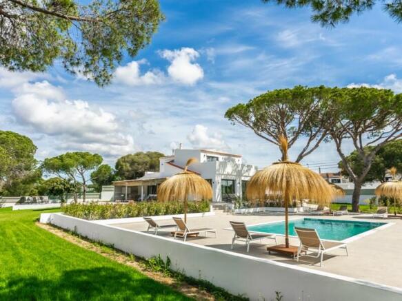Near Vale do Lobo Fully Renovated 5 Bed Villa For Sale (6)