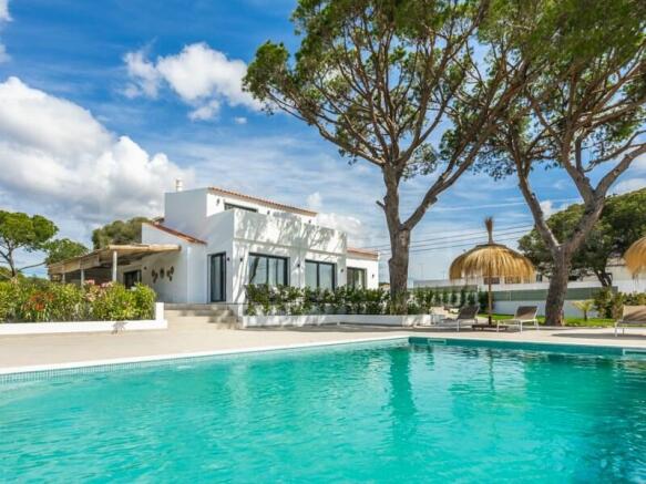 Near Vale do Lobo Fully Renovated 5 Bed Villa For Sale (7)