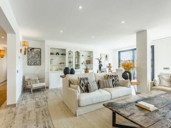 Near Vale do Lobo Fully Renovated 5 Bed Villa For Sale (18)