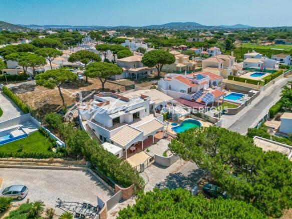 Bargain 4 Bed Detached Villa Renovation Project For Sale Nr Vila Sol (2)