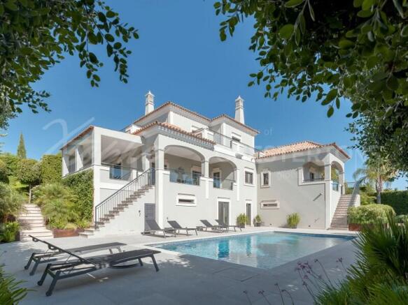The Crest Fully Renovated 5 bed Villa For Sale (32)