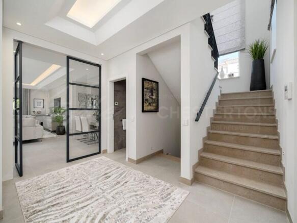 The Crest Fully Renovated 5 bed Villa For Sale (44)