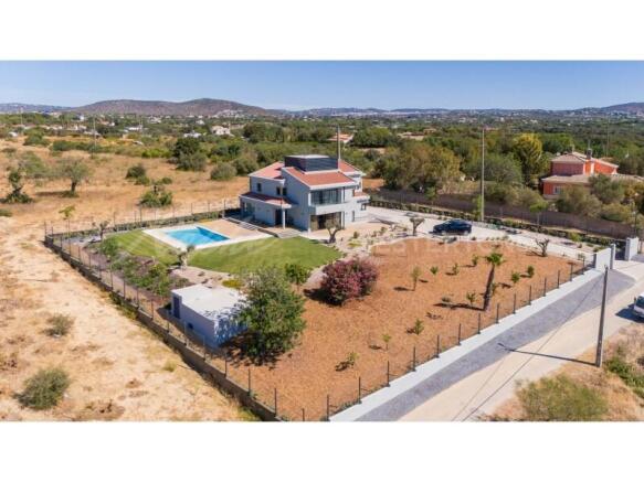 Quarteira 7 Bed Villa For Sale (16)