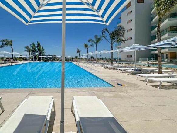 Vilamoura Sea Front 2 Bed Apartment for Sale (18)