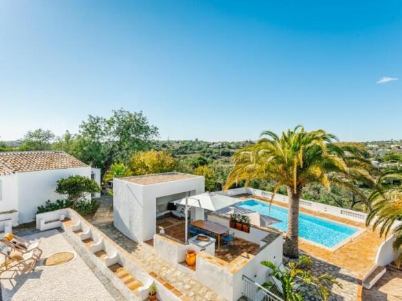 Almancil Fully Renovated 5 Bed Villa For Sale (55)