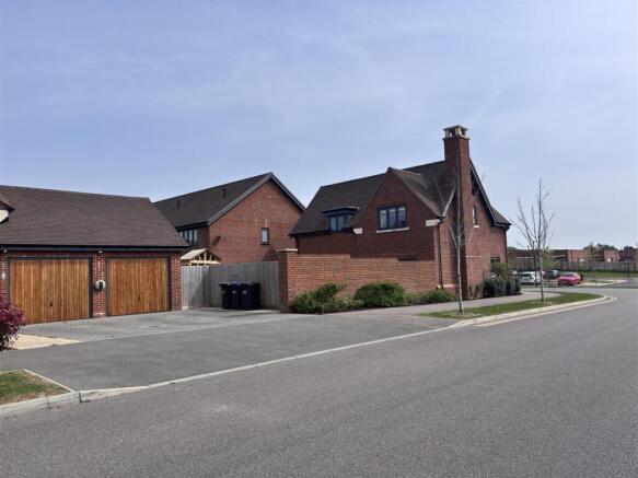 Bensons double garage.jpg