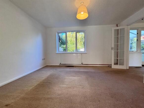 lounge1.jpg