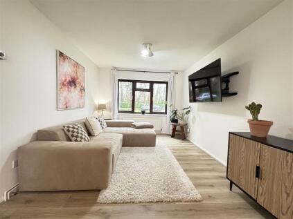 Granary Way, Horsham