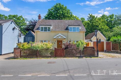 The Street, Huntingfield