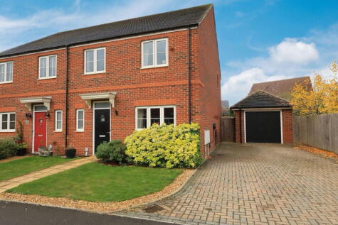 Woodley Drive, Bampton