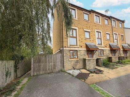 Greenlea Court, Huddersfield, HD5