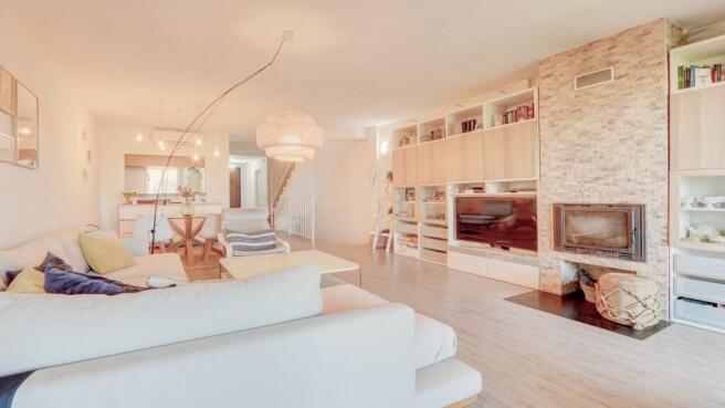 Lounge and dining 2-