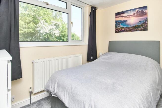 Bedroom 3 photo 2