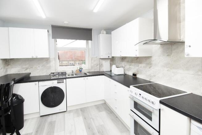 Kitchen photo 1
