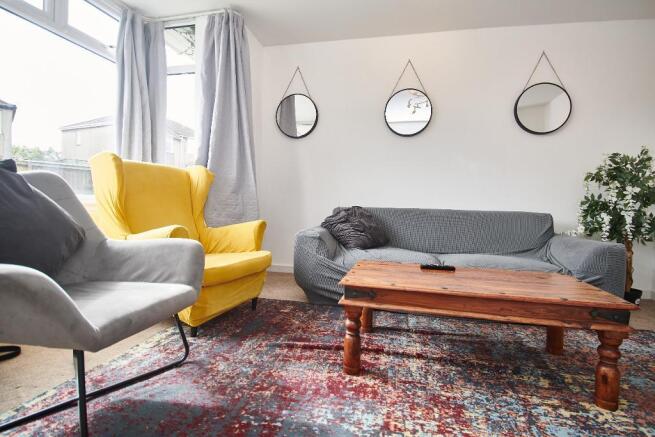 Lounge - pic 1