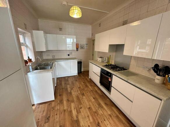 KITCHEN 1