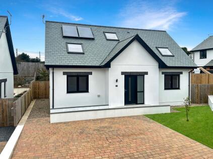 Lower Hugus Road, Threemilestone, TR3