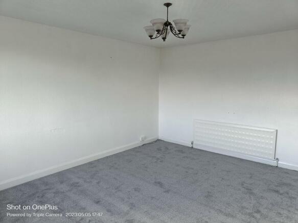 Large Lounge to t...