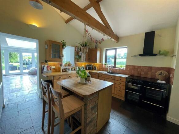 Kitchen / Breakfast Room