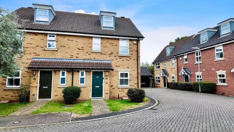 Whitney Close, Hartford, Huntingdon.