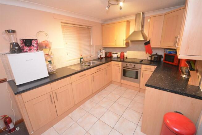 carsington crescent 162 kitchen.JPG