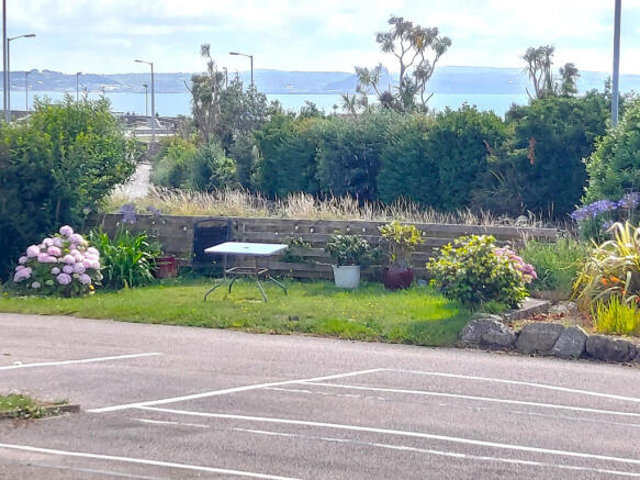 Private parking and a sea view