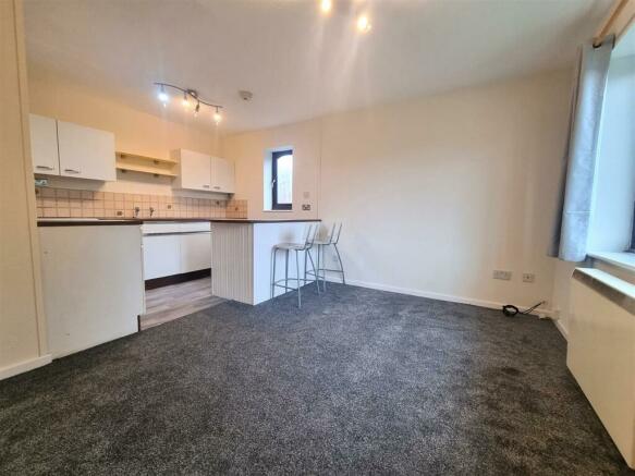 Open Plan Kitchen/Living Area