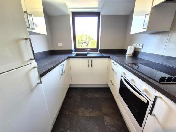 White Gloss Kitchen