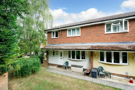 Waterside, Edlesborough, LU6 2FE