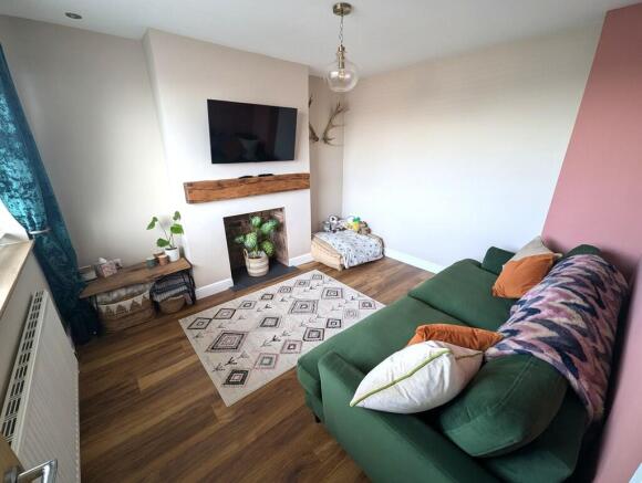 LOUNGE. 