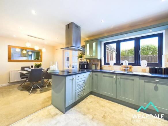 Kitchen/ dining room