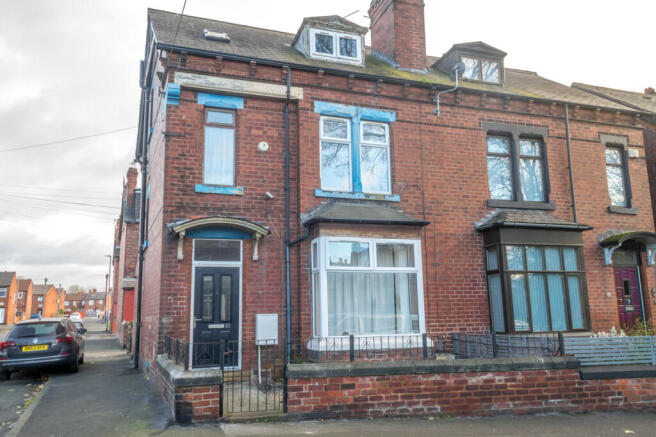 VICTORIA AVENUE LEEDS LS9 9DJ