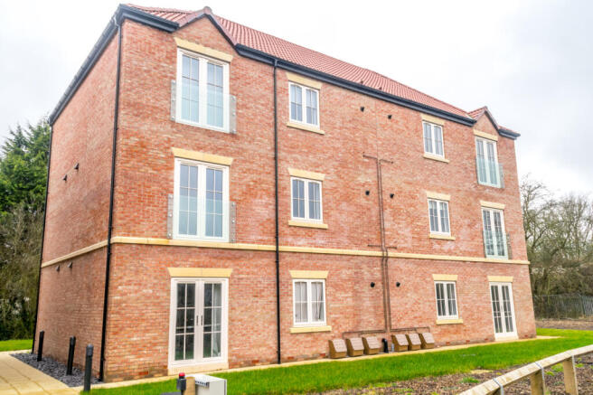 MOORINGS DRIVE DONCASTER DN8 5UJ