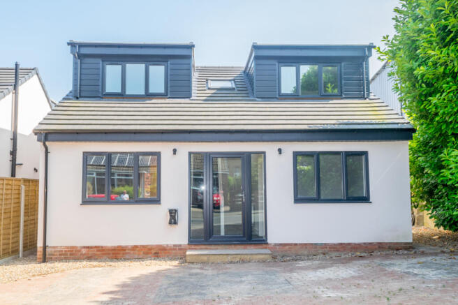 CROFT HOUSE ROAD MORLEY LEEDS LS27