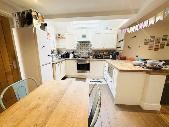 Kitchen Dining Area