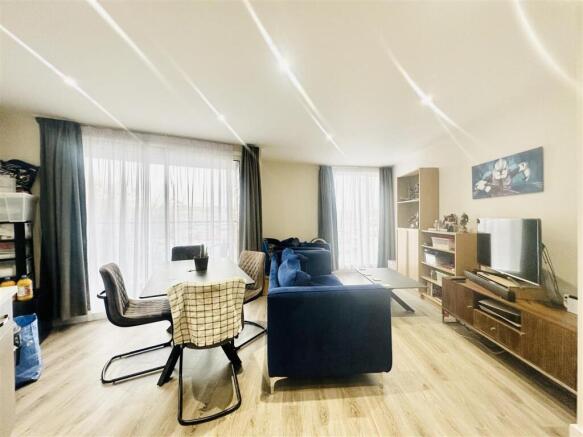 Living/Dining Area