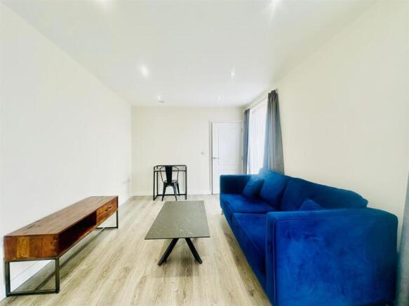 Open plan living/kitchen