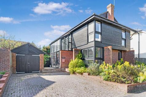 Orchard Lodge, Dorothy Avenue, Cranbrook, Kent TN17 3AY