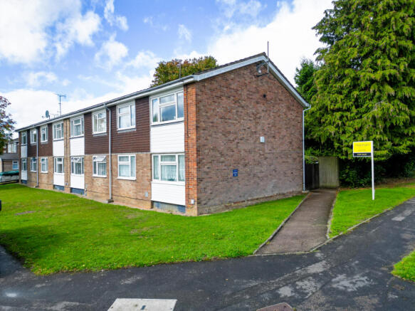 Grymsdyke Road, Wigginton