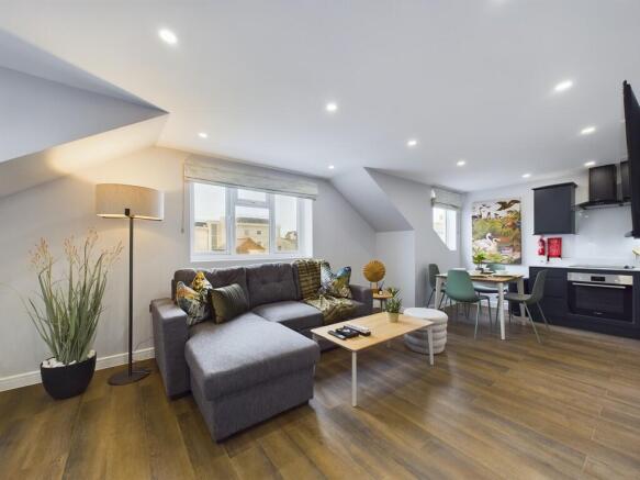 CAM03519G0-PR0024...