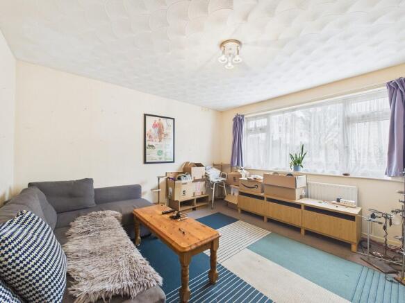 CAM04693G0-PR0028...