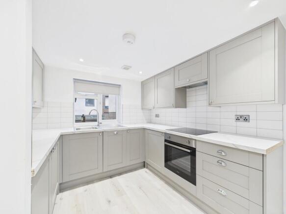 CAM04693G0-PR0032...