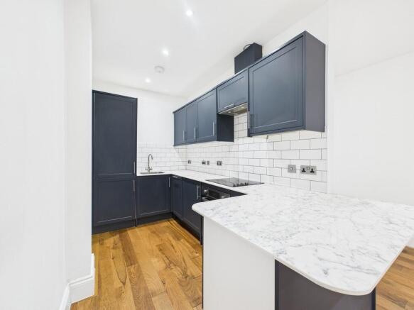 CAM04693G0-PR0033...