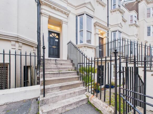 CAM04693G0-PR0034...